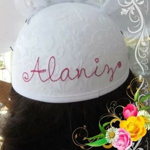 Meet your Posher, Claudia